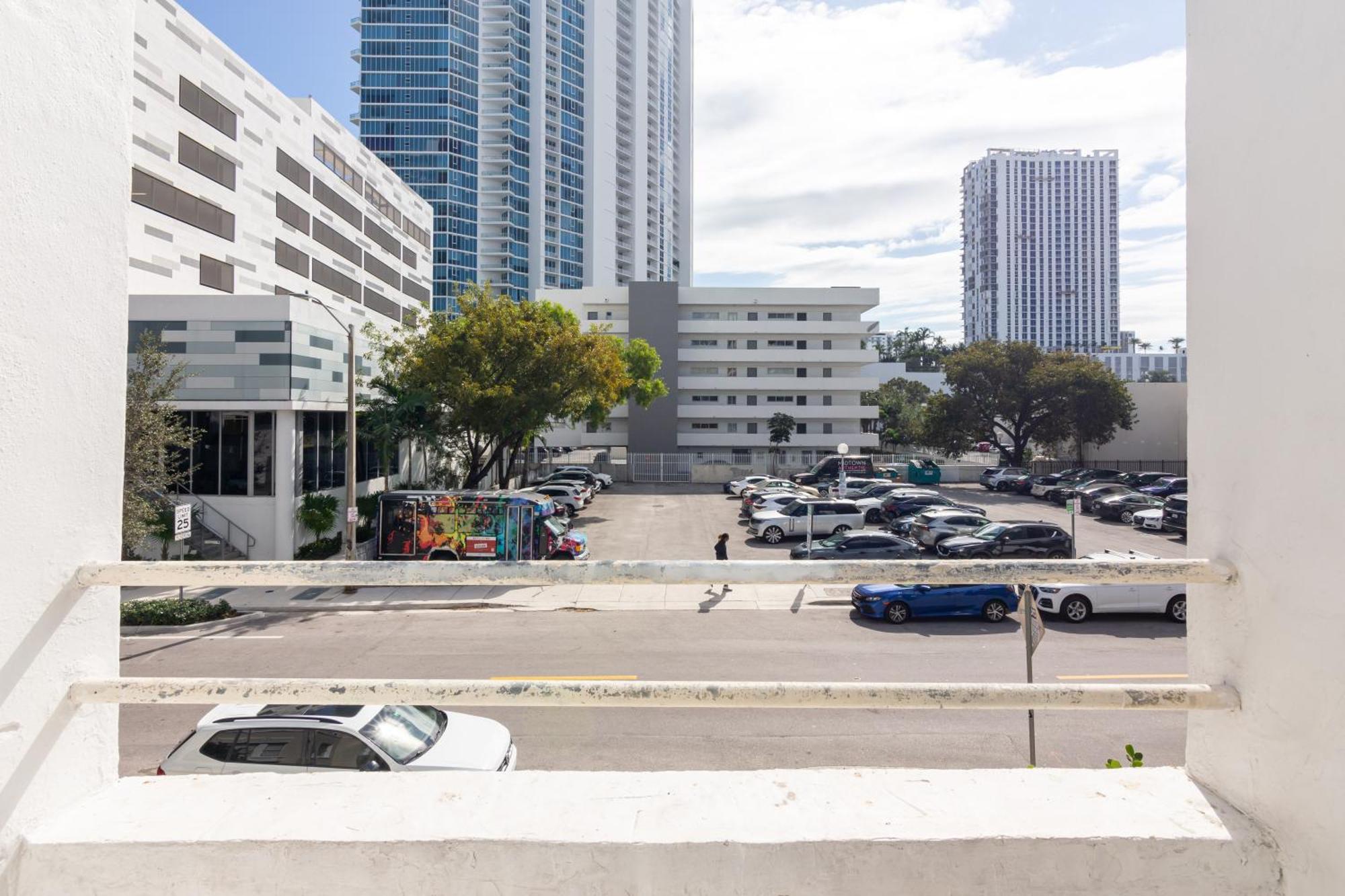 Appartamento 2-Bdrm -Heart Wynwood & Edgewater- Private Parking Miami Esterno foto